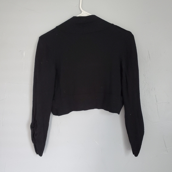 Short Sweater - Picture 2 of 2